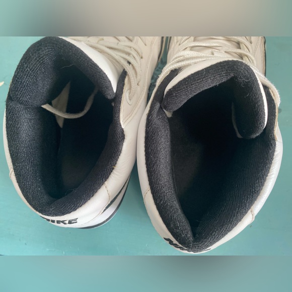 Nike Sneakers - Discontinued! - Picture 12 of 14